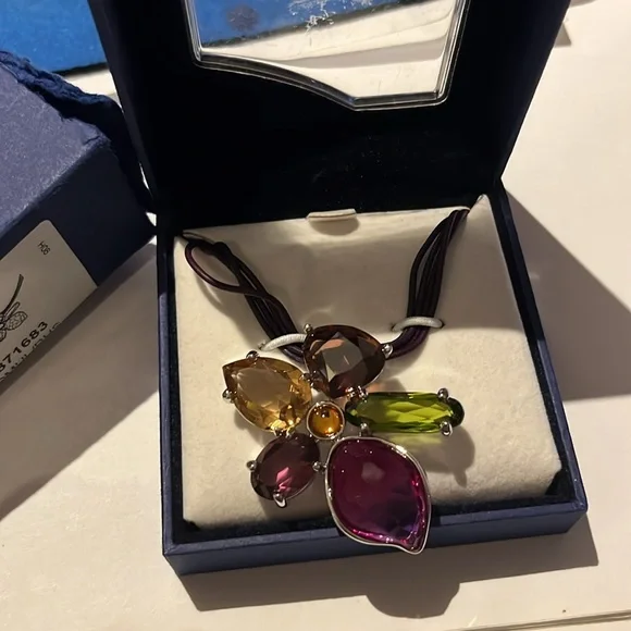 Signed/ Swarovski Crystal/ Flower/ Heritage Pendant/Necklace- brand new in box